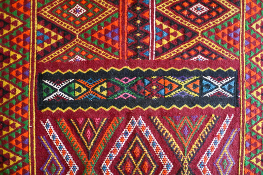 Colorful geometric pattern of a runner
