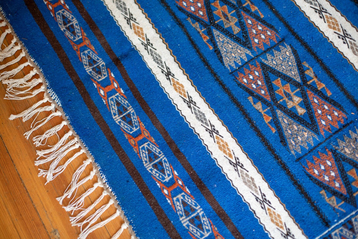 Blue geometric rug