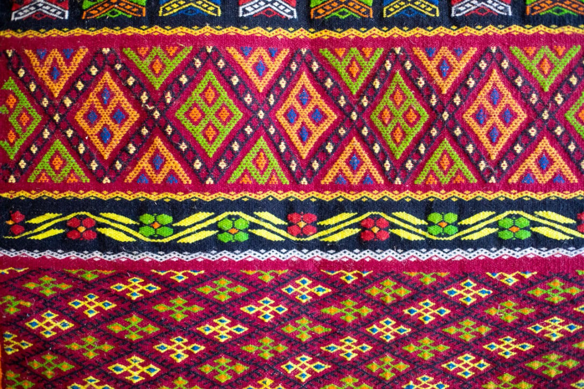 Flatweave rug with geometric patterns