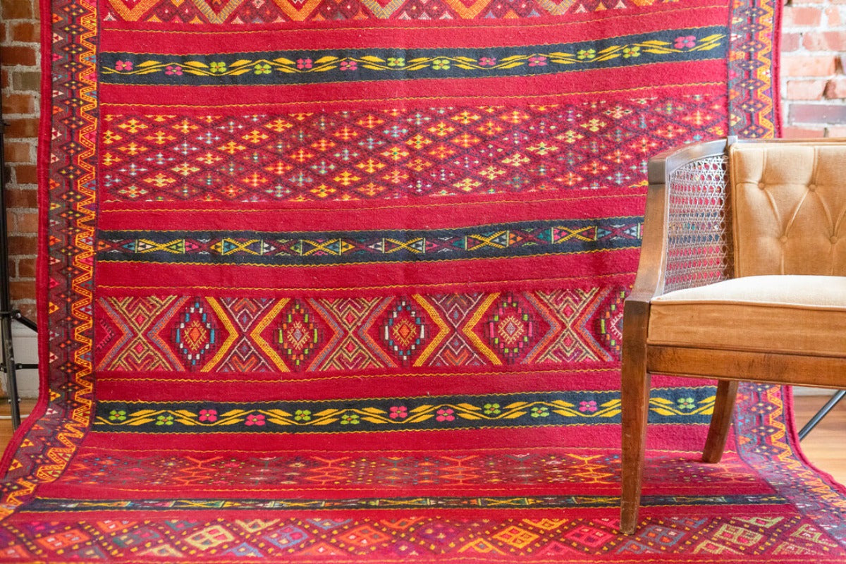 Kilim rug with geometric patterns