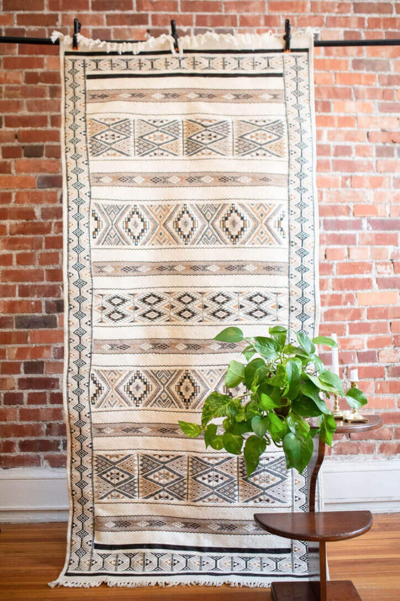 White rug with geometric pattern